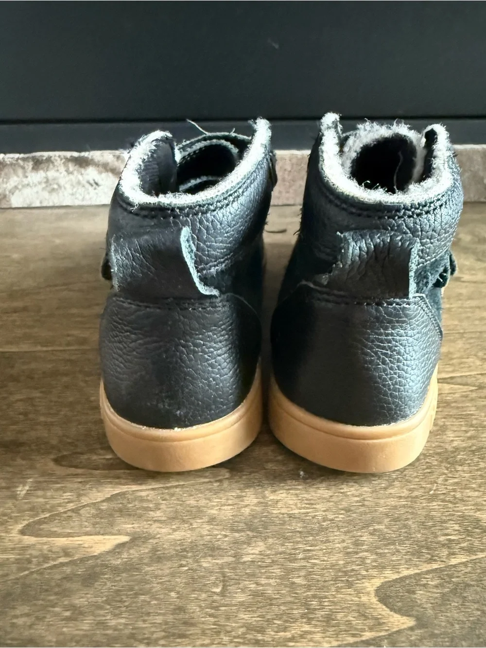 UGG Australia Rennon II Boots Black Leather Toddler Size 11